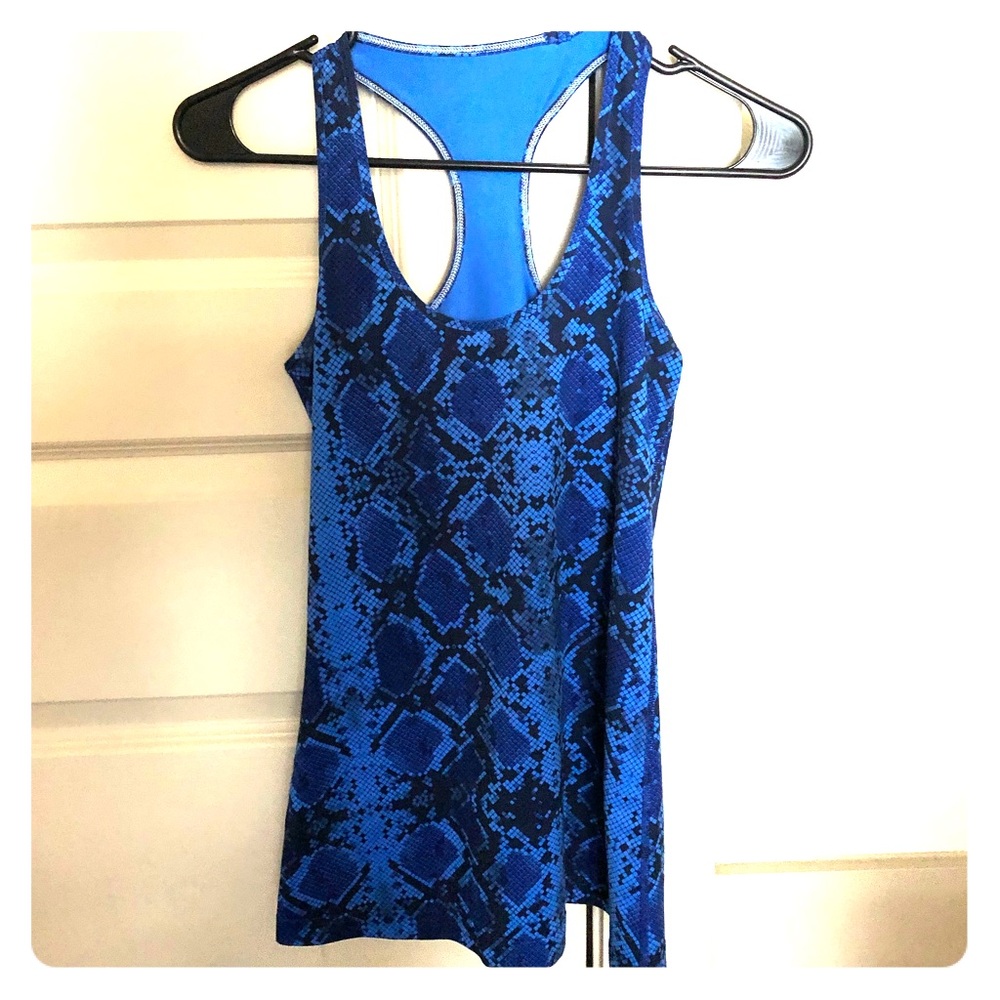 Lululemon workout top